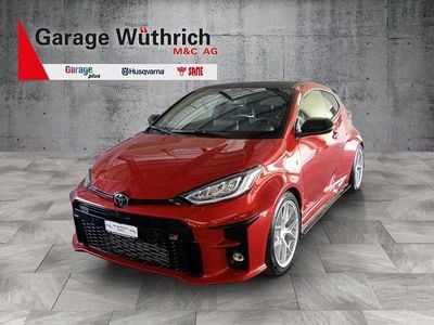 Rot Gebraucht 2020 Toyota Yaris Sport Limousine | CHF 31’850 (Etwas zu teuer)