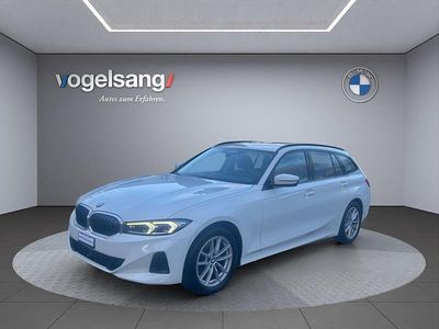 Weiss Gebraucht 2023 BMW 320e Comfort Edition Kombi | CHF 30’500 (Superpreis)
