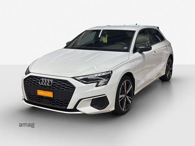 Ibisweiss Gebraucht 2021 Audi A3 Sportback e-tron Attraction Kleinwagen | CHF 26’490 (Etwas zu teuer)