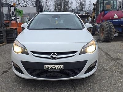 Gebraucht Opel Astra Edition 110 PS (80 kW) 2013