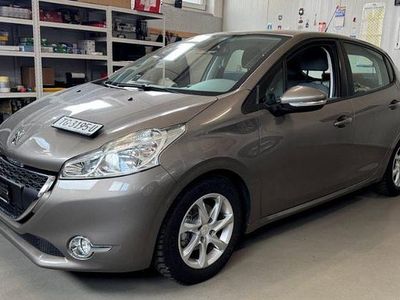 Gebraucht Peugeot 208 Active 95 PS (69 kW) 2012 Kleinwagen