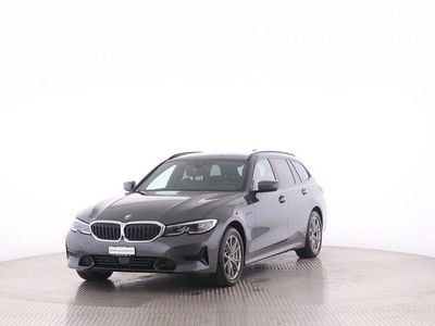Gebraucht BMW 330e Shadowline 292 PS (214 kW) 2021 Silber Kombi