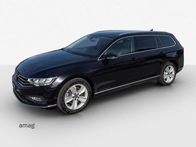 Deep black nacré Gebraucht 2023 VW Passat Elegance Kombi | CHF 27’490 (Fairer Preis)