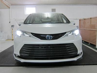 Neu 2025 Toyota Sienna Platinum Van / Kleinbus | CHF 99’900