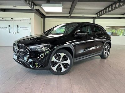Neu Mercedes GLA200 Night 163 PS (119 kW) 2025 SUV