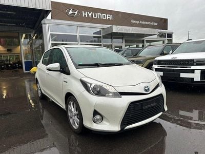 Weiss Gebraucht 2013 Toyota Yaris Hybrid Premium Kleinwagen | CHF 11’500 (Fairer Preis)
