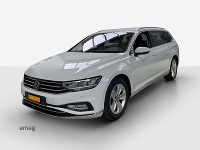 Bianco ghiacciaio metallizzato Gebraucht 2023 VW Passat Elegance Kombi | CHF 29’800 (Etwas zu teuer)