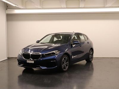 Blau Gebraucht 2022 BMW 120 Comfort Edition Kleinwagen | CHF 31’900 (Teuer)