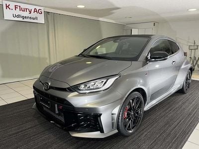 Neu Toyota Yaris Sport 280 PS (205 kW) 2025 Grau Limousine