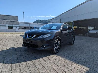 Gebraucht 2016 Nissan Qashqai N-Connecta SUV | CHF 12’900 (Etwas zu teuer)