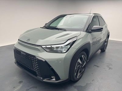 Neu Toyota Aygo X Style 116 PS (85 kW) 2025 Grün SUV