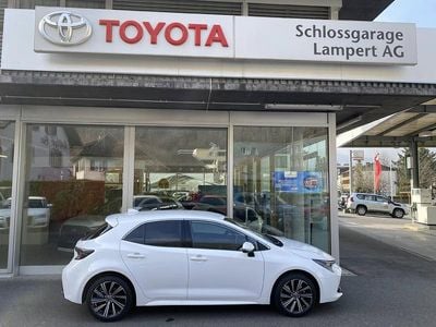Weiss Gebraucht 2024 Toyota Corolla Trend Limousine | CHF 32’900 (Teuer)