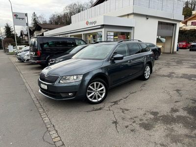 gebraucht Skoda Octavia Combi 2.0 TDI Style 4x4 DSG