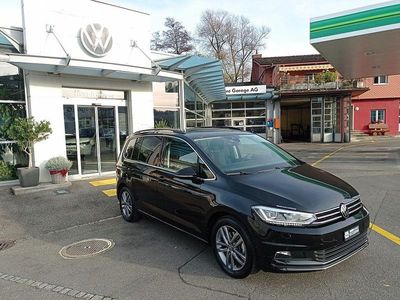 Schwarz Gebraucht 2024 VW Touran Comfortline Van / Kleinbus | CHF 36’900 (Teuer)