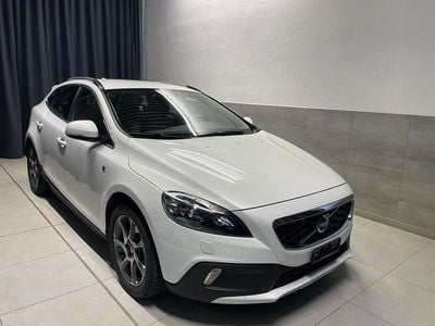 Gebraucht 2016 Volvo V40 CC Momentum Kombi | CHF 9’999 (Superpreis)