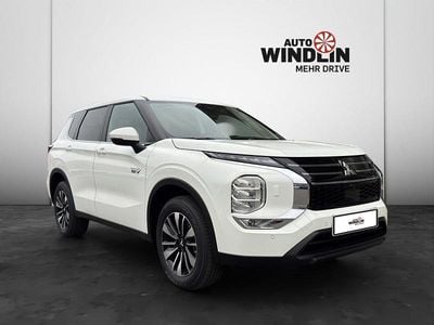 Neu Mitsubishi Outlander P-HEV Invite 306 PS (225 kW) 2025 SUV