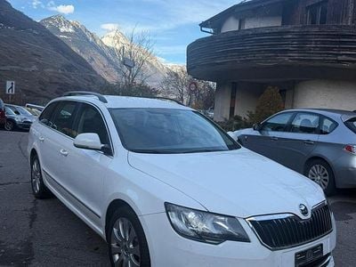 Gebraucht 2015 Skoda Superb Elegance Kombi | CHF 4’900