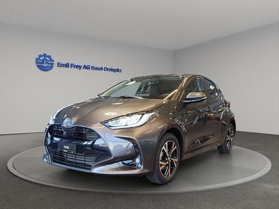 Grau Neu 2025 Toyota Yaris Hybrid Trend Limousine | CHF 28’900 (Etwas zu teuer)