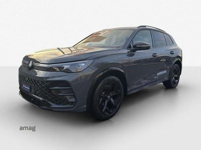 Delfingrau metallic Gebraucht 2024 VW Tiguan R-line SUV | CHF 48’490 (Etwas zu teuer)