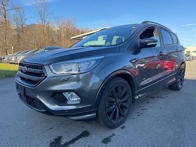 Gebraucht 2017 Ford Kuga ST-Line SUV | CHF 15’900 (Etwas zu teuer)