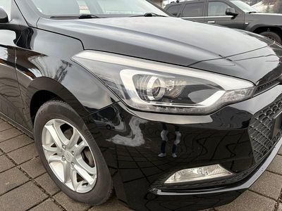Gebraucht Hyundai i20 100 PS (73 kW) 2016