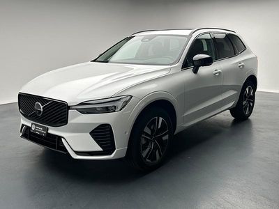 Weiss Neu 2025 Volvo XC60 Plus SUV | CHF 69’760 (Etwas zu teuer)