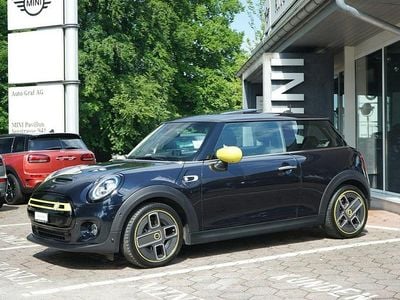 Schwarz Gebraucht 2020 Mini Cooper SE Kleinwagen | CHF 22’900 (Teuer)