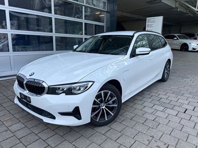 gebraucht BMW 330e x DriveTouring Steptronic