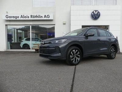 Grau Gebraucht 2025 VW Tiguan Life SUV | CHF 43’400 (Etwas zu teuer)