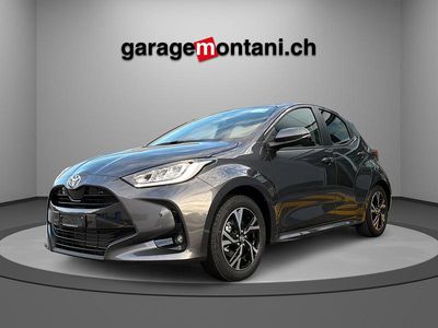 Grün Neu 2025 Toyota Yaris Hybrid Trend Limousine | CHF 28’830 (Etwas zu teuer)