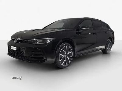 Neu VW Passat R-line 192 PS (141 kW) 2026 Grenadill black metallic Kombi