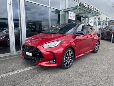 Rot Neu 2025 Toyota Yaris Hybrid Sport | CHF 29’350 (Guter Preis)
