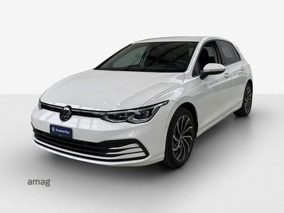 Pure white uni Gebraucht 2021 VW Golf VIII Life Limousine | CHF 22’990 (Fairer Preis)