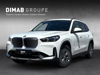 Neu BMW iX1 Performance 150 kW (204 PS) 2025 Weiss SUV
