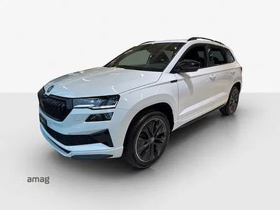 Neu Skoda Karoq SportLine 150 PS (110 kW) 2026 Moon weiss, metallic SUV
