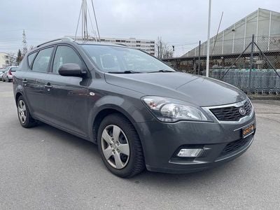 Gebraucht 2012 Kia Ceed Kleinwagen | CHF 3’300 (Etwas zu teuer)