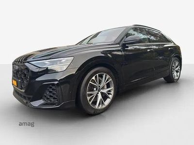 Mythosschwarz metallic Gebraucht 2024 Audi Q8 Ambiente SUV | CHF 82’490 (Etwas zu teuer)