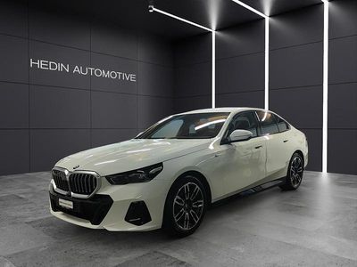 Weiss Gebraucht 2024 BMW 520 Shadowline Limousine | CHF 52’200 (Fairer Preis)