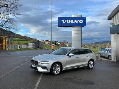 Silber Gebraucht 2021 Volvo V60 Inscription Kombi | CHF 28’400 (Teuer)