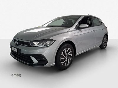 Reflexsilber metallic Gebraucht 2024 VW Polo Life Limousine | CHF 23’900 (Fairer Preis)