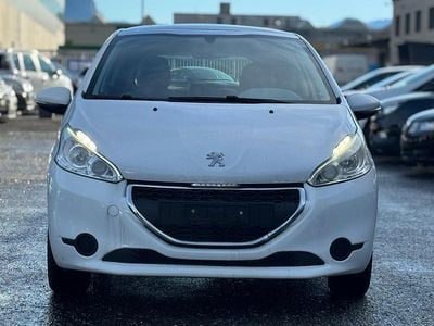 Gebraucht Peugeot 208 Active 82 PS (60 kW) 2012 Kleinwagen