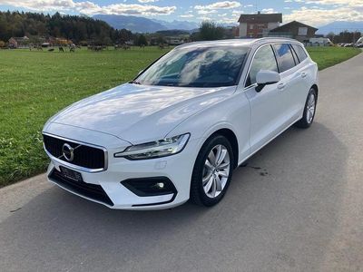Gebraucht 2019 Volvo V60 Momentum Kombi | CHF 16’980 (Fairer Preis)
