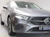 Gebraucht Mercedes A180 136 PS (100 kW) 2024 Rot Limousine