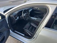 Gebraucht Volvo V60 Inscription 190 PS (139 kW) 2019 Grau Kombi