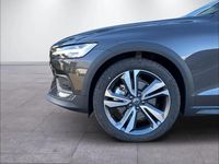 Gebraucht Volvo V60 CC Plus 211 PS (155 kW) 2025 Silber Kombi