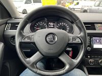 gebraucht Skoda Octavia Combi 1.6 TDI Elegance 4x4