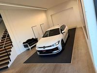 Gebraucht VW Passat R-line 193 PS (141 kW) 2026 Weiss Kombi