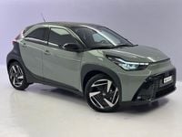 Neu Toyota Aygo X Style 116 PS (85 kW) 2025 Grün SUV