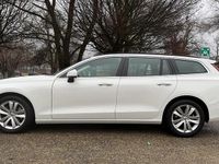 Gebraucht Volvo V60 Core 197 PS (144 kW) 2021 Kombi