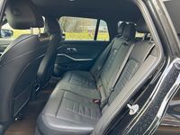 gebraucht BMW 330e x DriveTouring Steptronic M Sport